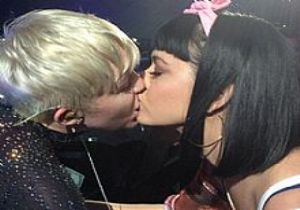 Cyrus tan Katy Perry e Çok Fena Cevap.!