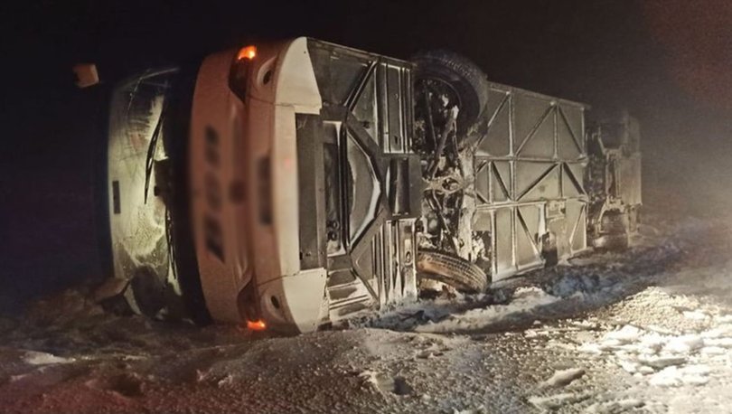 Afyon da yolcu otobüsü devrildi: 37 yaralı!