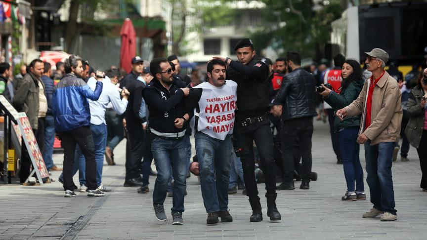 İstanbul da 165 kişi gözaltına alındı