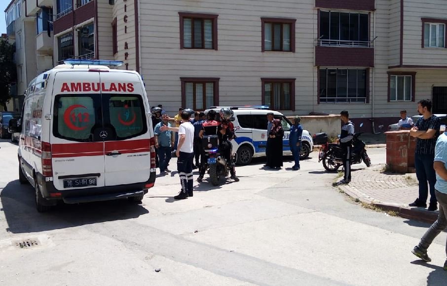 Bursa da kavgayı ayıran polislere saldırı!