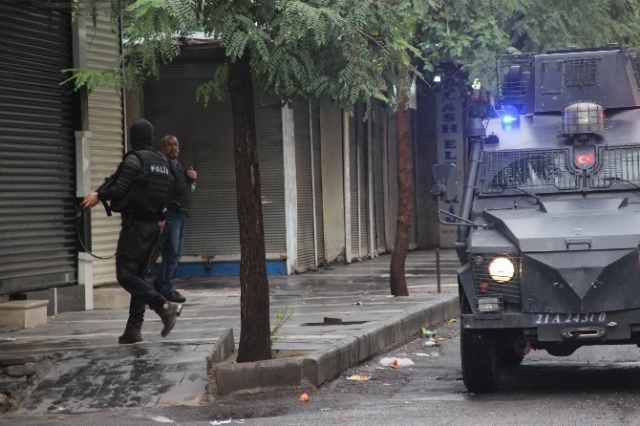 İstanbul da IŞİD operasyonu: 32 gözaltı