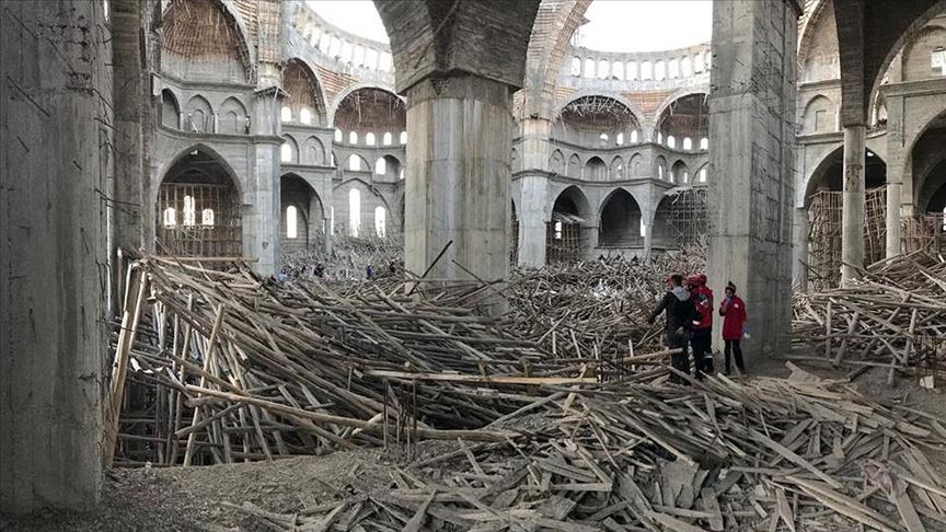 Gaziantep te cami inşaatı çöktü