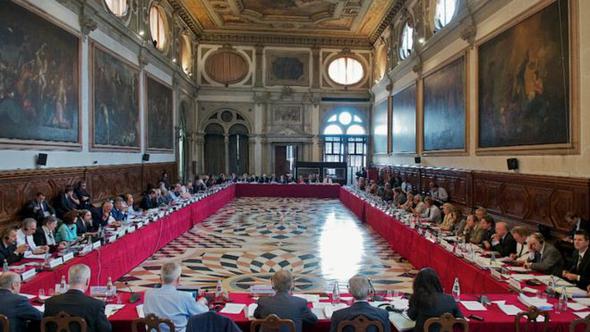 Venedik Komisyonu Türkiye yi eleştirdi