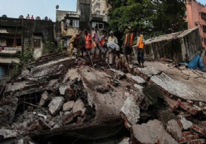 Hindistan da bina çöktü: 11 ölü