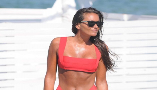 Eda Ta�p�nar'�n bikini kombini olay oldu