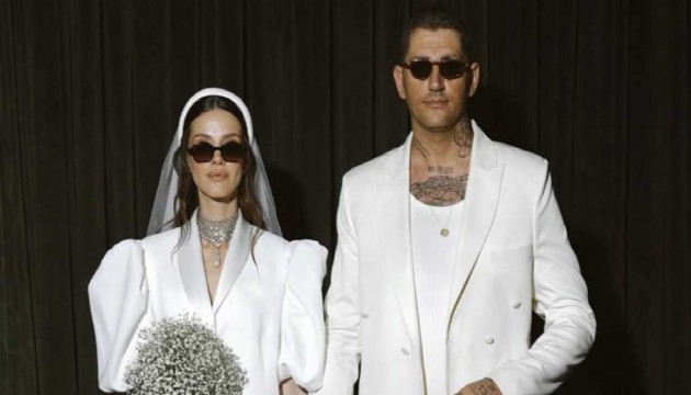 �rem Helvac�o�lu'ndan eski e�e g�nderme!