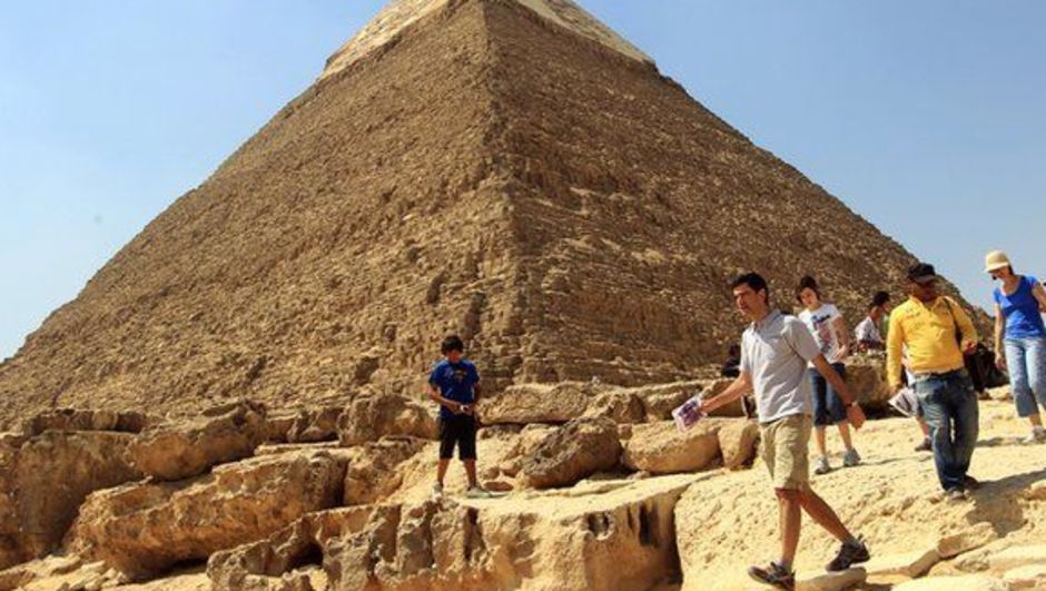 Mısır da turistlere bıçaklı saldırı