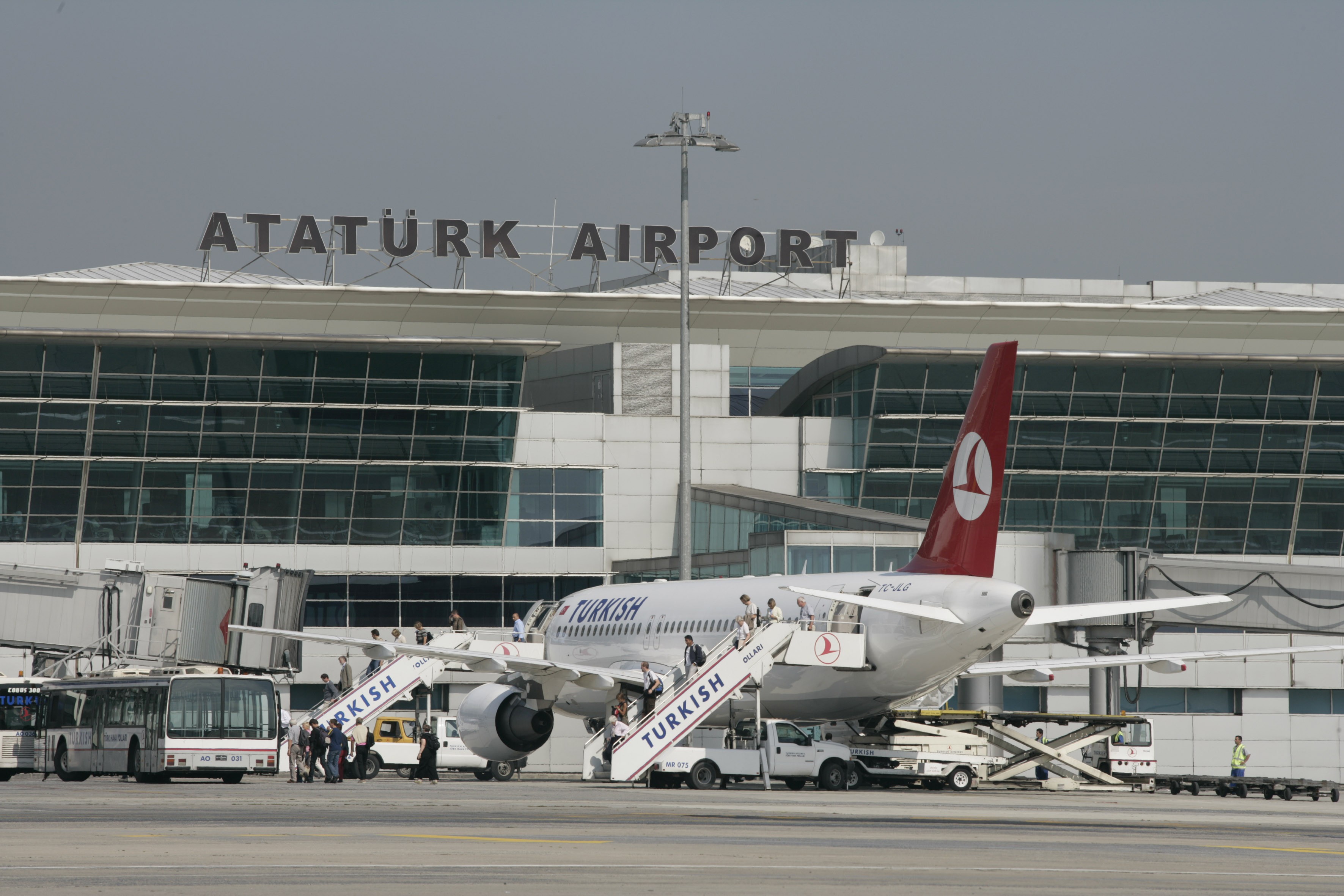 Atatürk Havalimanı nda patlama!