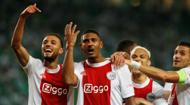Ajax gol oldu yağdı: 9-0