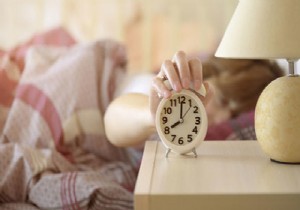 Gece geç uyuyanlar  vücut saatini 3 haftada eğitip daha sağlıklı olabilir 