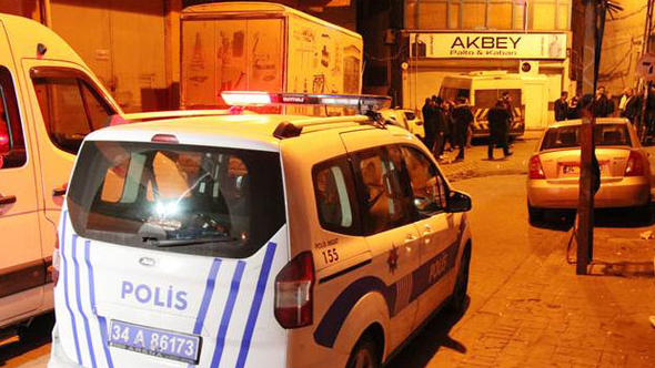 İstanbul da kahvehaneye silahlı saldırı