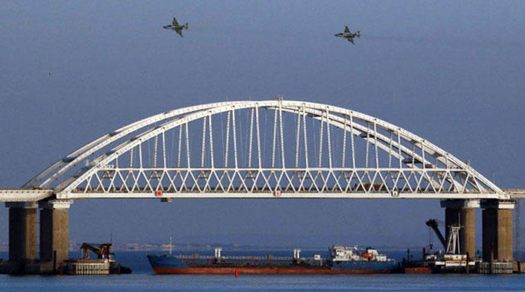 Rusya, Ukrayna gemilerine ateş açtı