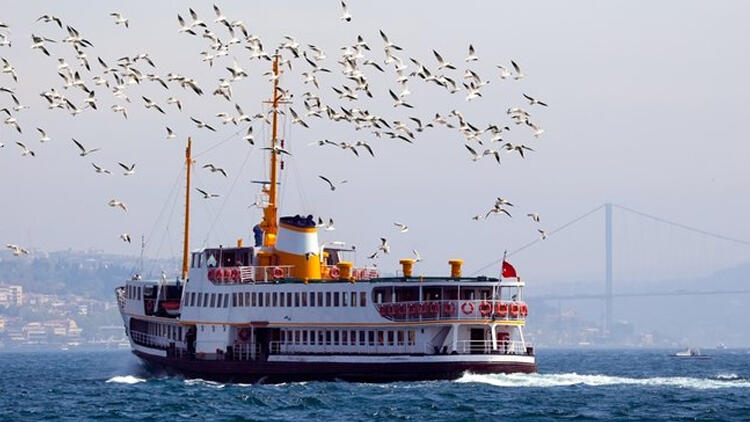 İmamoğlu gece vapur seferlerini başlattığını duyurdu!