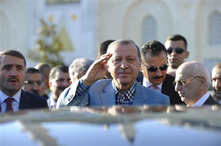 Erdoğan camide fenalaştı
