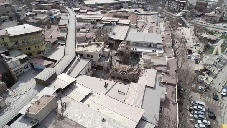Kahramanmaraş ta 500 yıllık kapalı çarşı depremde yıkılmadı
