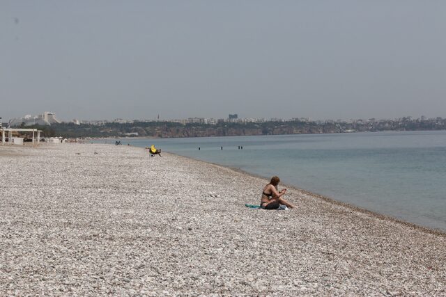 Tam kapanma sonrası dünyaca ünlü sahil sessiz kaldı