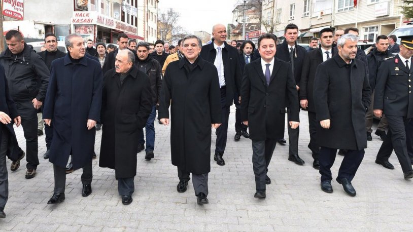 Abdullah Gül den dikkat çeken ziyaret