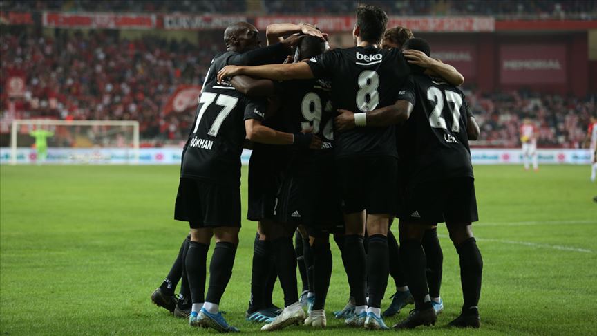 Beşiktaş ligde zirveye ortak