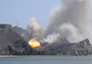 Aden de orduya ait mühimmat deposu patladı!