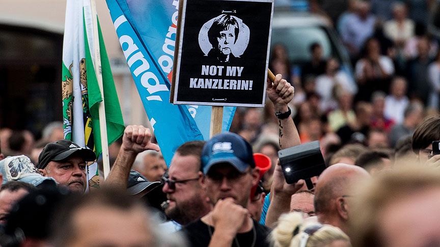 Merkel e Saksonya da protesto