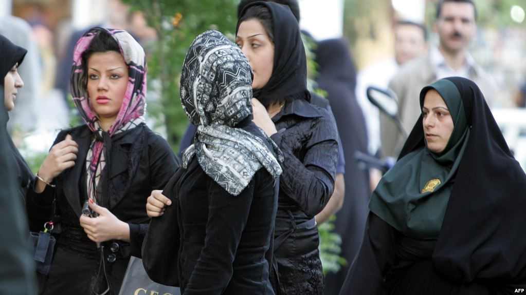 İran’da ‘iyi örtünmeyen’ kadınlar artık hapse atılmayacak