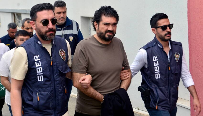 Rasim Ozan K�tahyal�'n�n e�inden  dikkat �eken payla��mlar: S�ra size de gelecek!