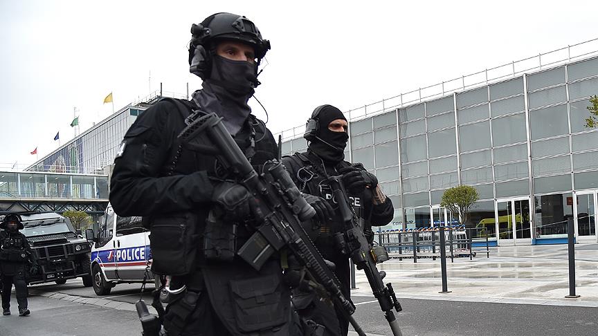 Fransa da 5 terörist yakalandı