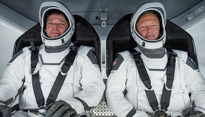 Astronotlar insanlı test için karantinaya girdi