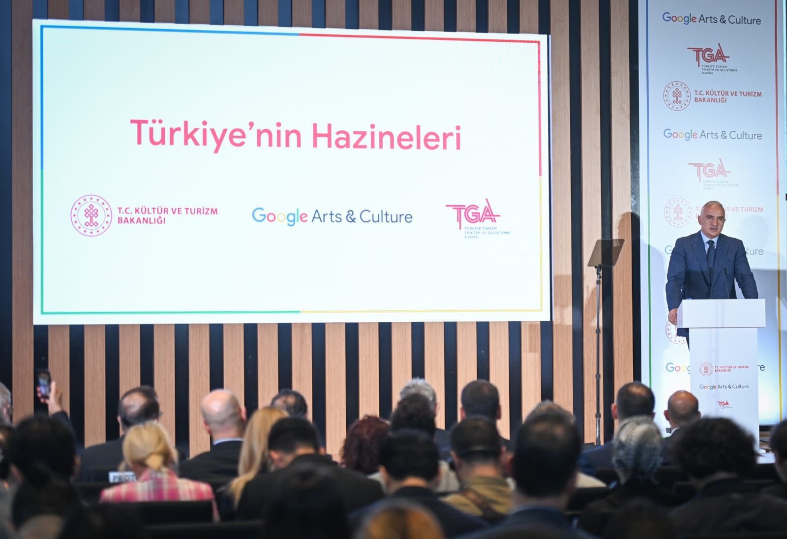 Bakan Ersoy  Google Arts and Culture Türkiye Platformunu nu  tanıttı