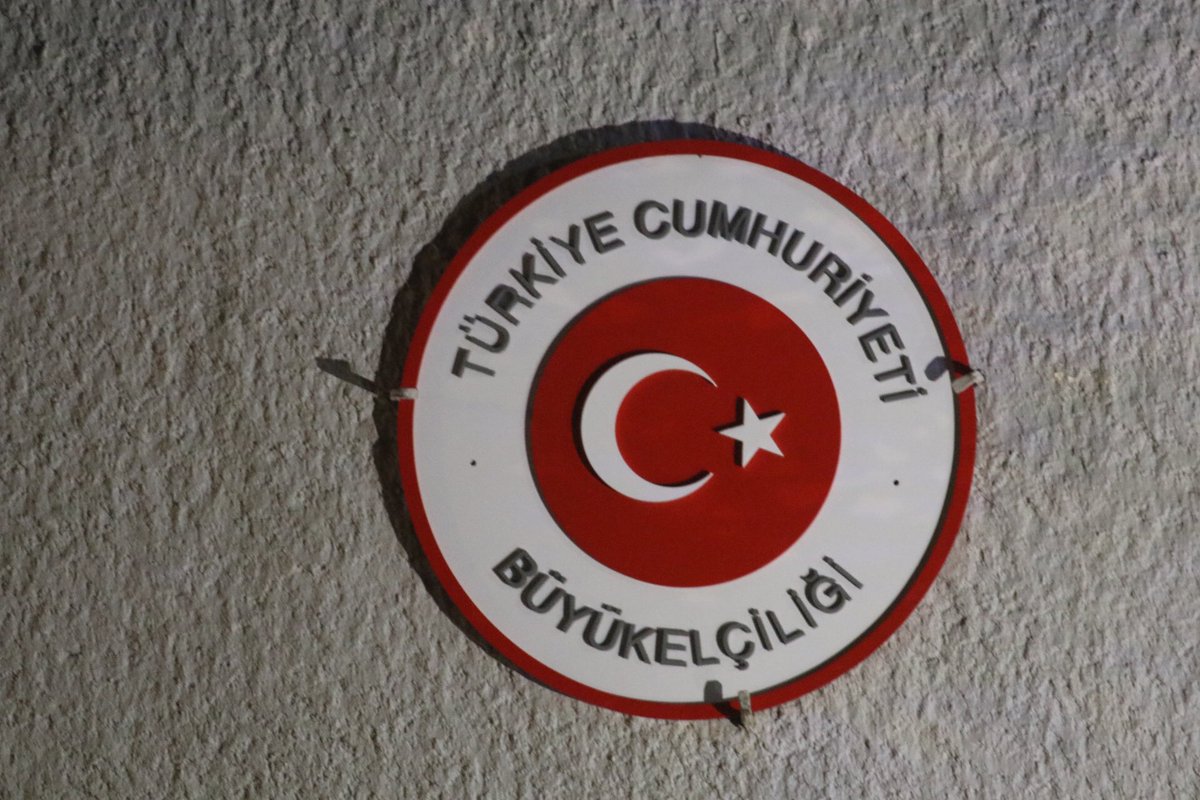 Türkiye Büyükelçiliği ne saldırı