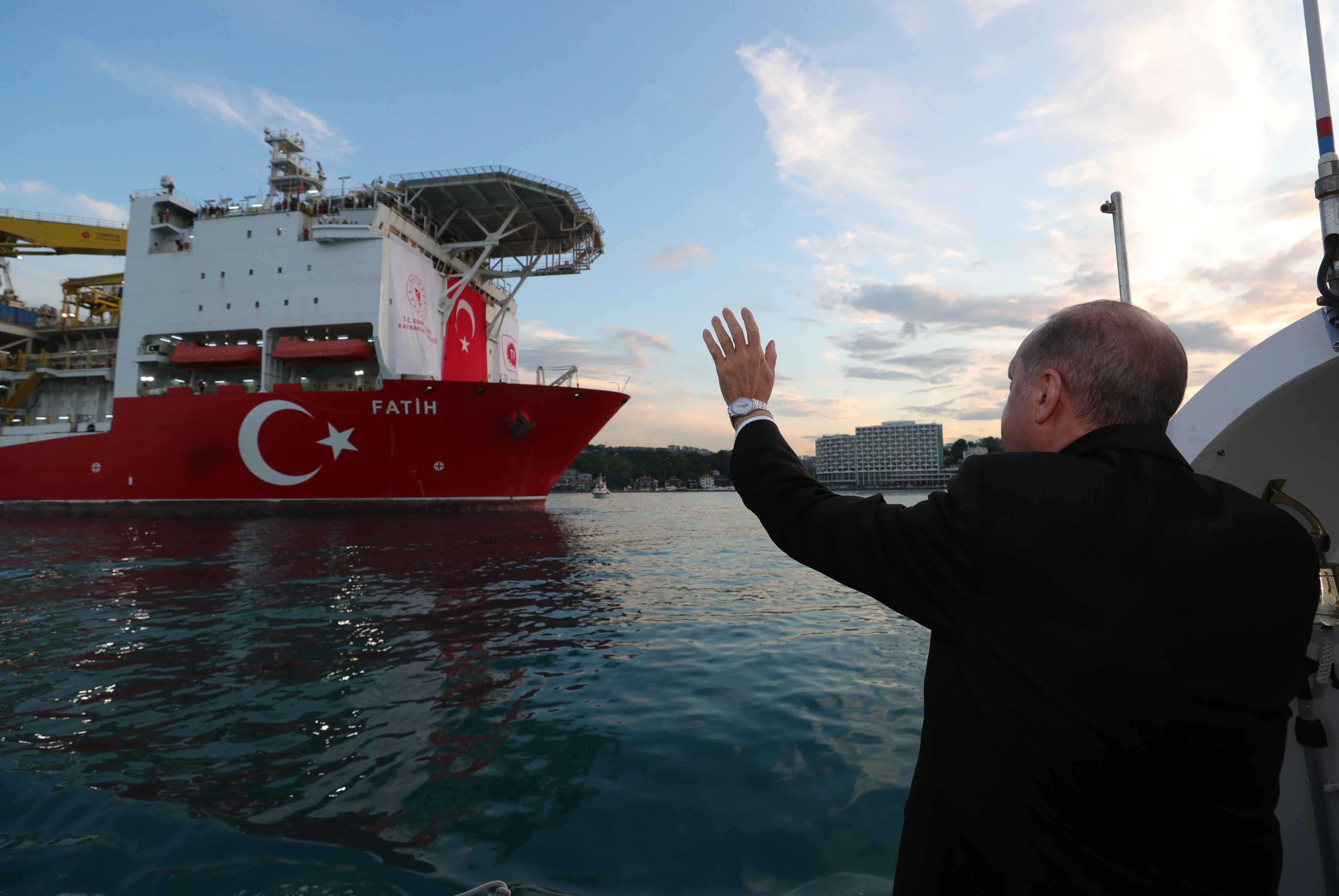Cumhurbaşkanı Erdoğan,  Fatih  sondaj gemisini uğurladı!