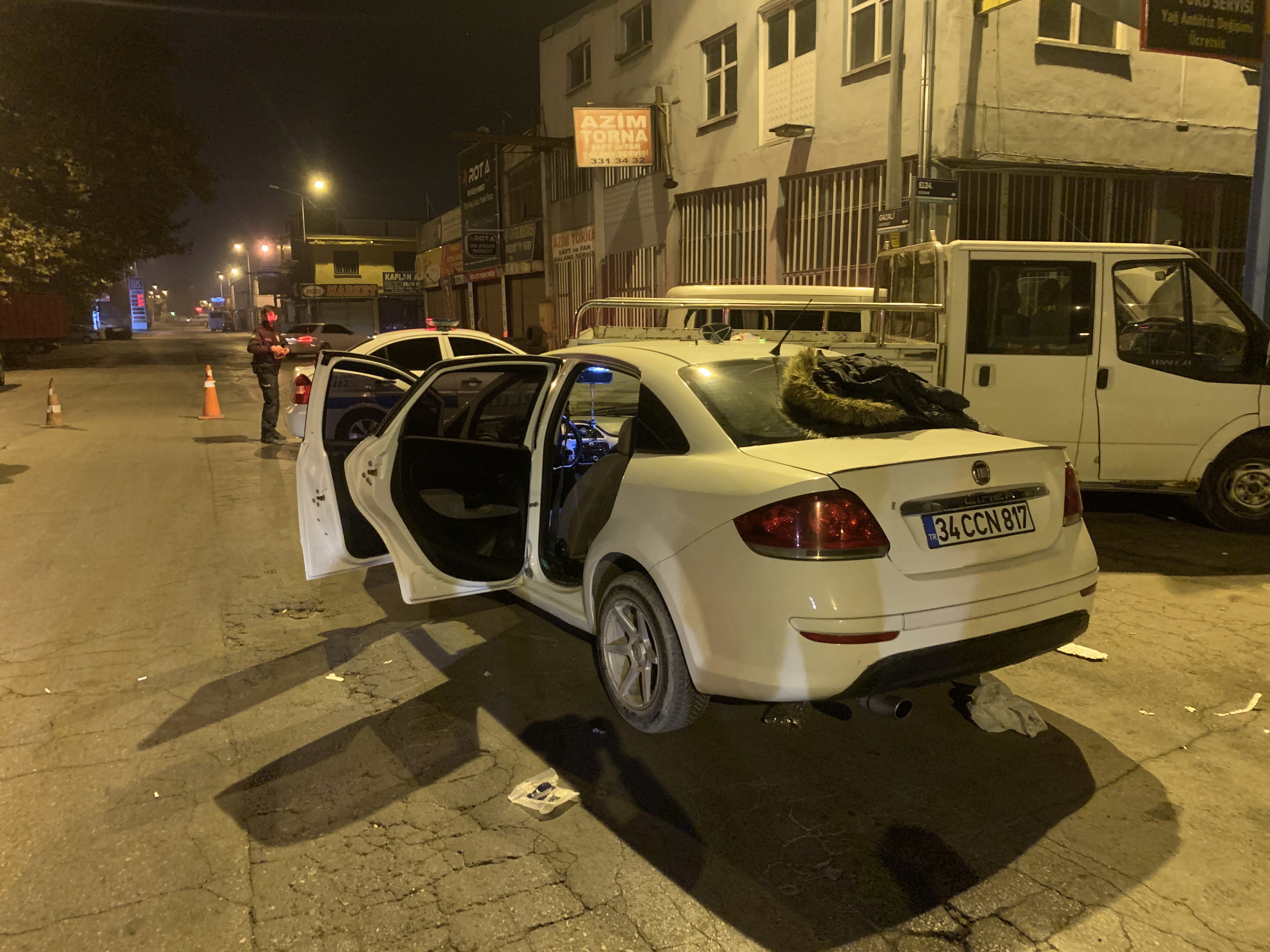 Polisin  dur  ihtarına uymayan araçtan el bombası çıktı
