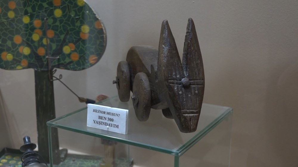 300 yıllık tahta oyuncak Gaziantep te sergileniyor