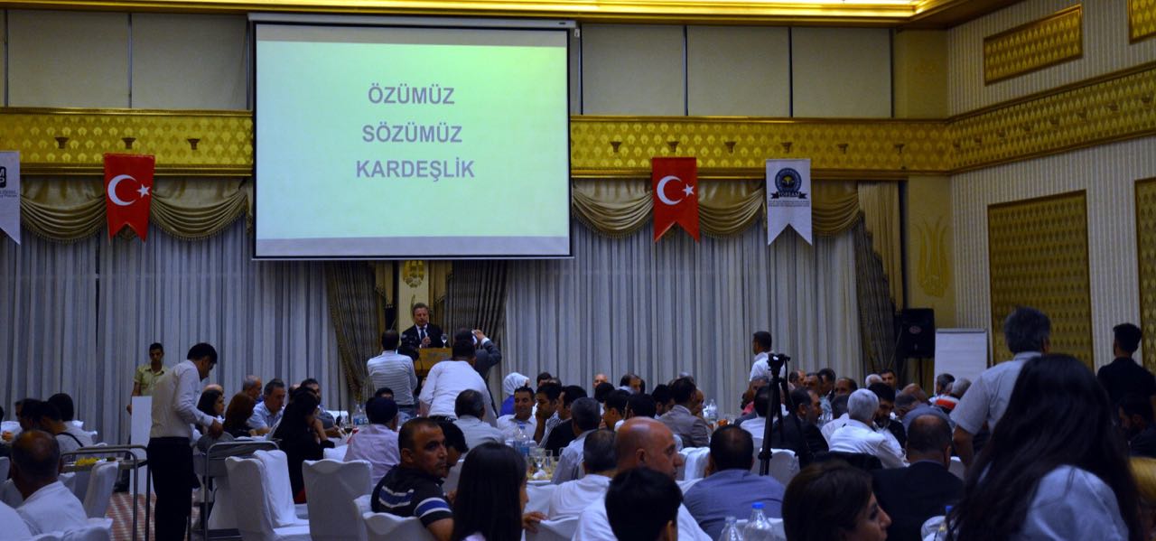Diyarbakır da  Özümüz Kardeşlik  İftarı