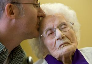 Bulmaca Çözen Yaşlı Alzheimer Olmuyor