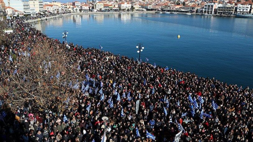 Yunanistan da binlerce kişiden  mülteci  tepkisi