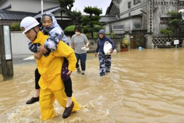 Japonya’daki sel felaketinde ölü sayısı 64’e yükseldi