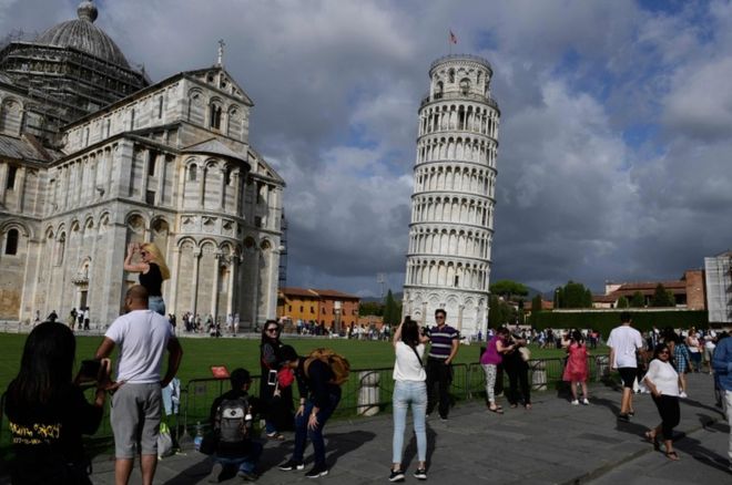 Pisa Kulesi nin eğimi azalıyor