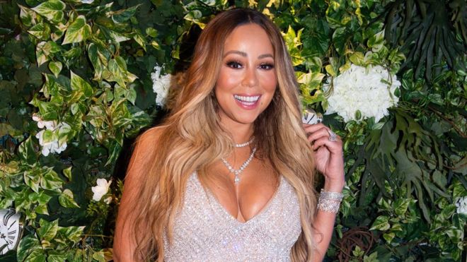 Mariah Carey, tepkilere rağmen S. Arabistan da sahneye çıktı