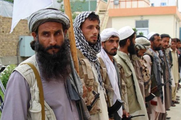 Afganistan da 9 Taliban üyesi öldürdü