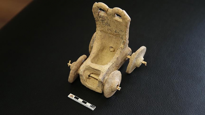 Urfa da 5 bin yıllık oyuncak bulundu