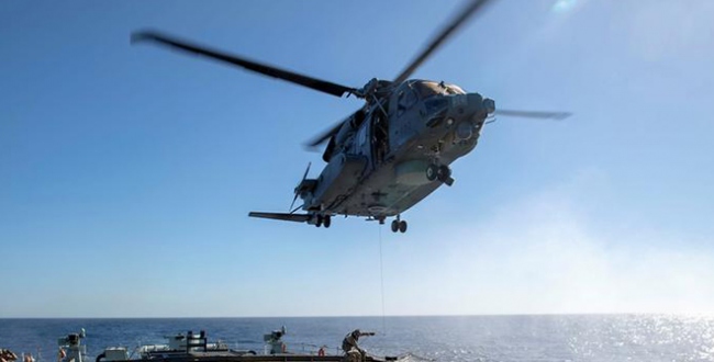 NATO helikopteri denize düştü!