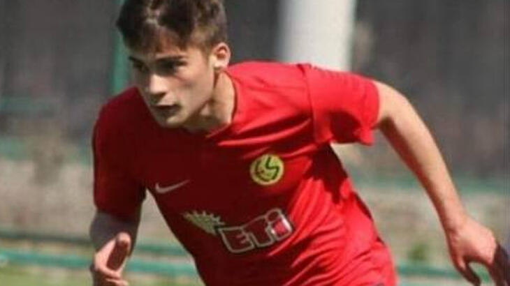 Eskişehirspor un genç futbolcusu Kaan Öztürk hayatını kaybetti