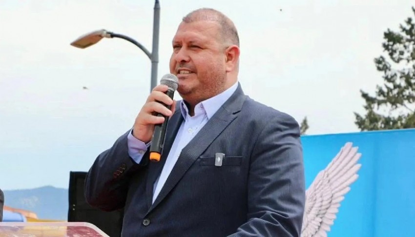 Menderes Belediye Ba�kan� �lkay �i�ek CHP'den istifa etti