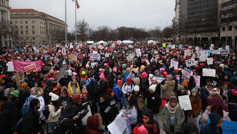 Trump karşıtı kadınlar sokaklara indi
