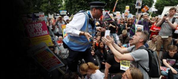 İngiltere de Başbakan May e protesto