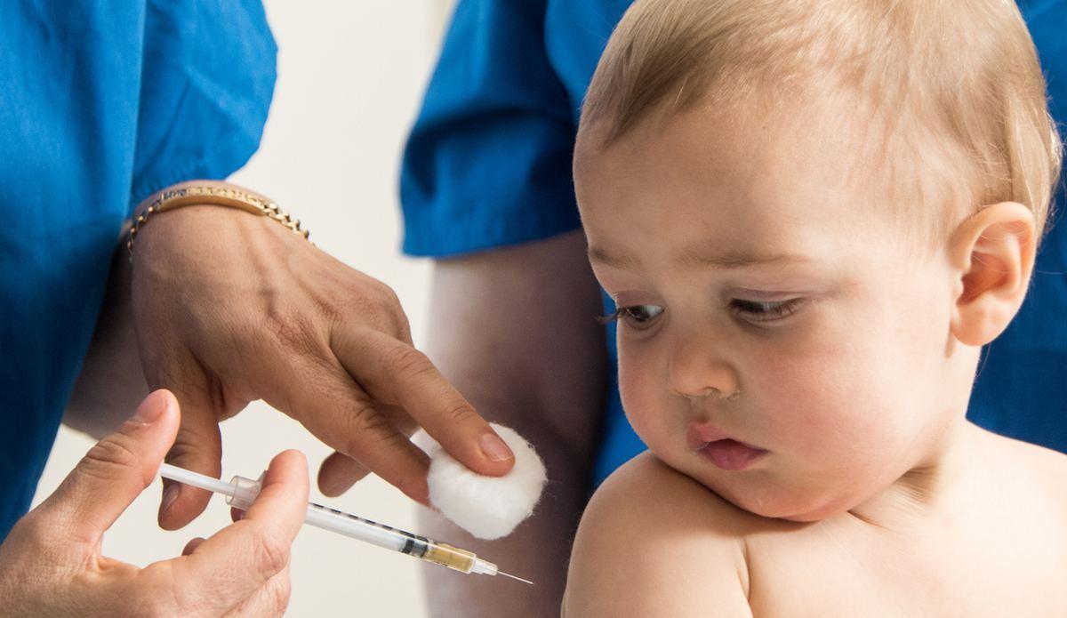 Bebeklere aşı iddiasına soruşturma!
