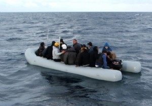 Seferihisar da 170 kaçak yolcu kıskıvrak yakalandı!