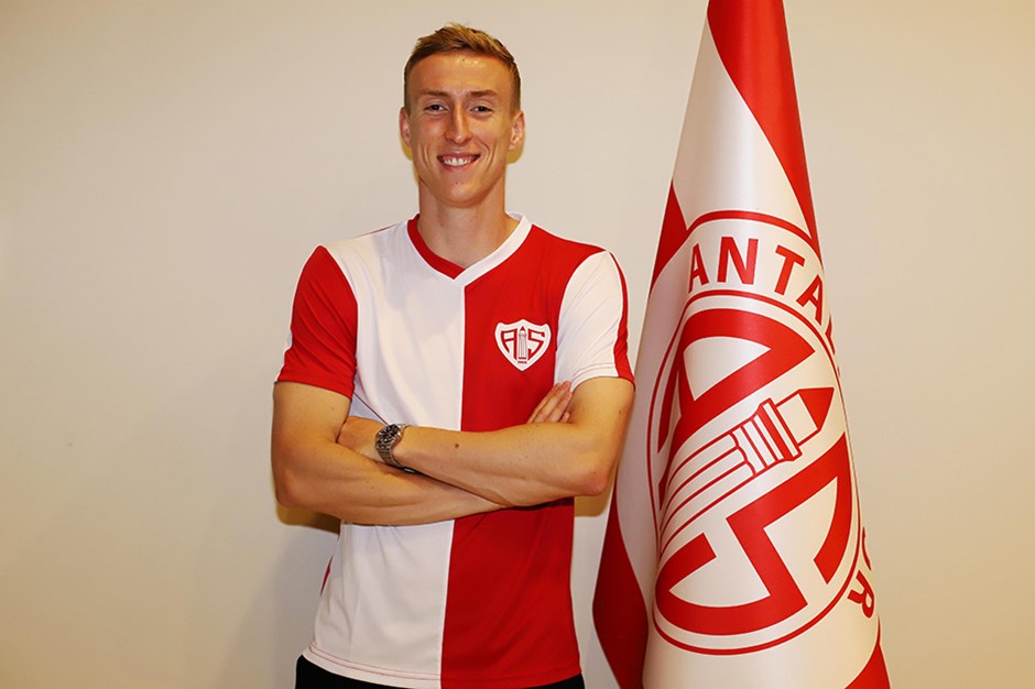 Adam Buksa, Nuri Şahin in ısrarıyla Antalyaspor a transfer oldu