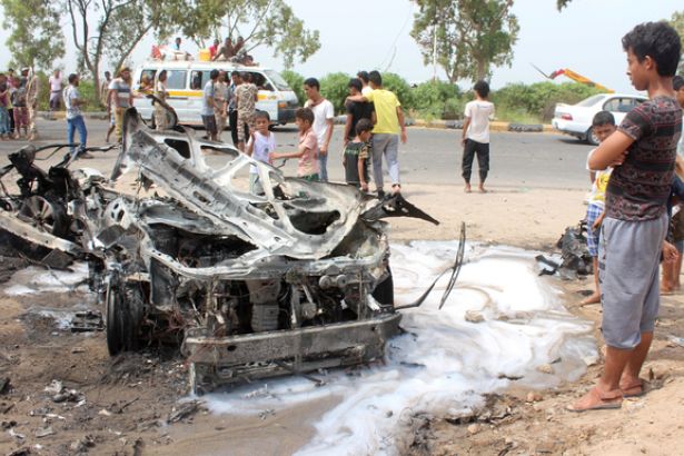 Aden de bombalı araçla saldırı: 4 ölü